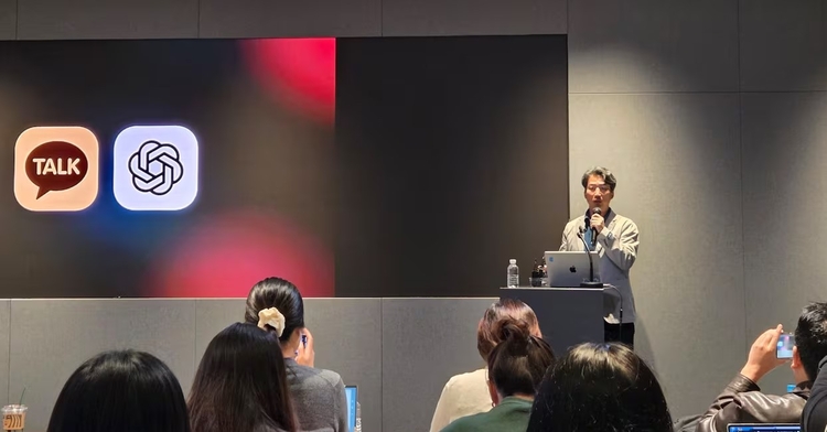 유용하 카카오 AI에이전트 플랫폼 성과리더가 28일 '챗GPT for 카카오 출시'기자간담회에서 발언하는 모습 ⓒ 조선비즈